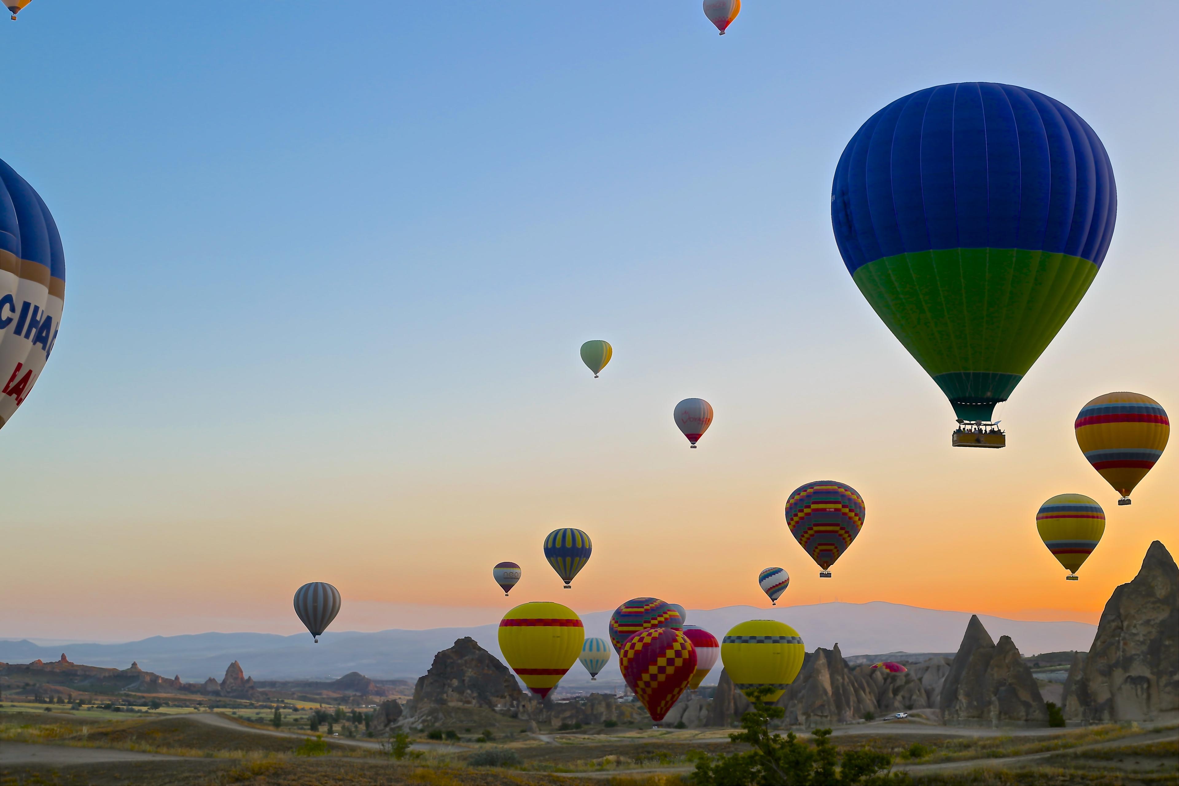 Take to the Skies: Epic Hot-Air Balloon Rides