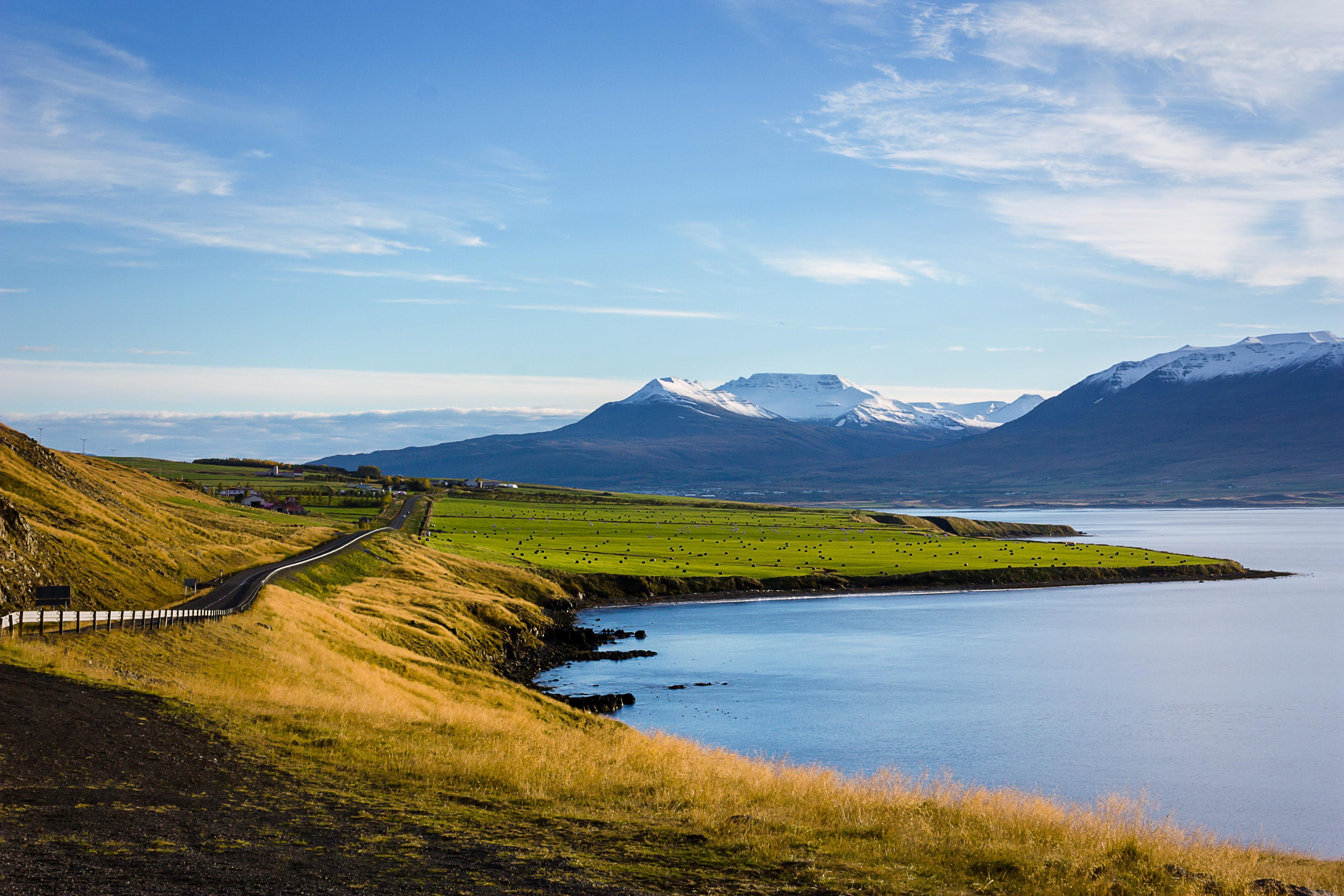 Circumnavigating Iceland, Newfoundland and Svalbard - background banner